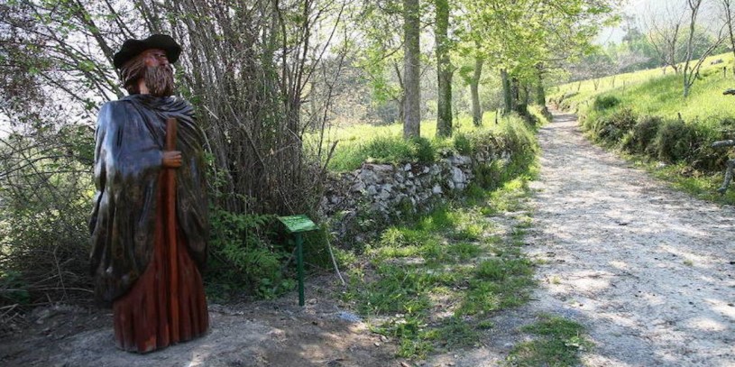 Camín 815×407 Camín Encantáu